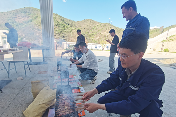 1748305892844386.png 燒烤現場(chǎng).png