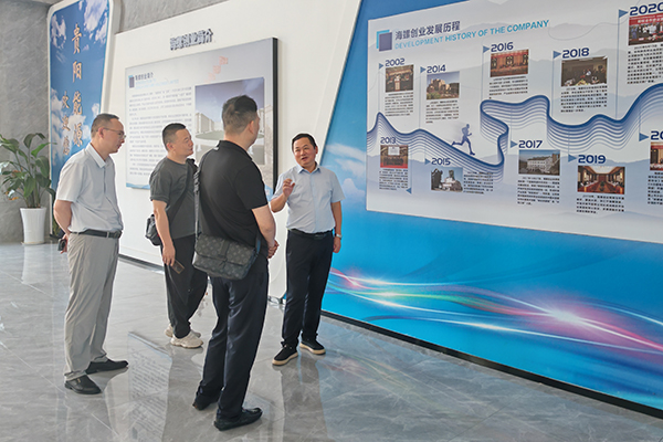 1756797994841566.jpg 參觀(guān)展廳.jpg